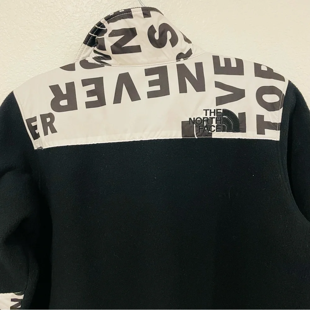 The North Face ‘95 Retro Youth Denali Print Jacket Size: XL (18/20)